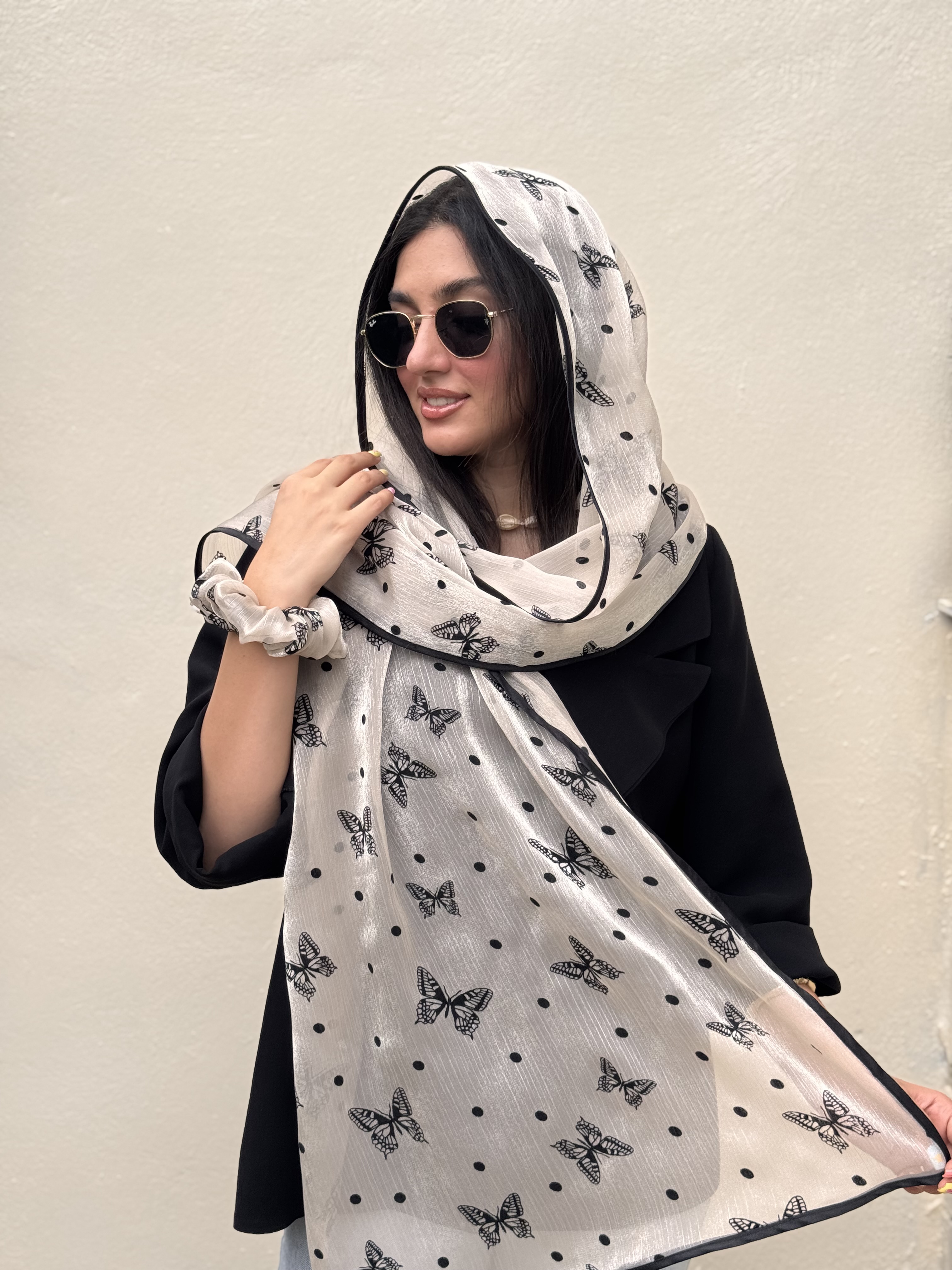 شال پروانه خال خالی